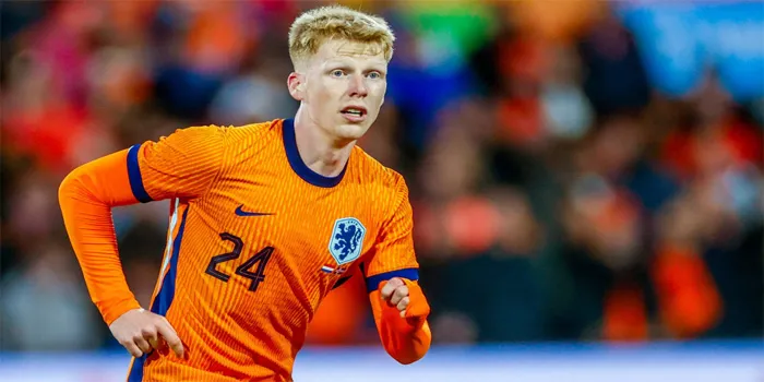 Jerdy Schouten Masuk Radar Barcelona di Bursa Transfer Januari