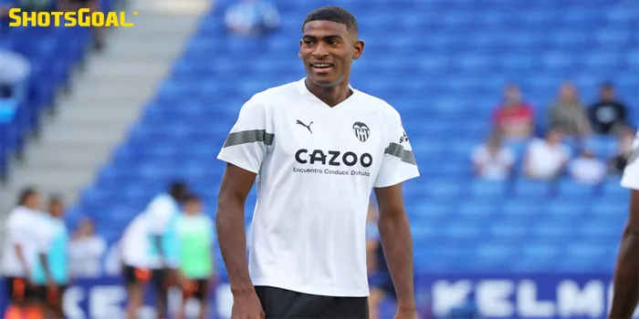 Valencia Beri Lampu Hijau untuk Transfer Cristhian Mosquera