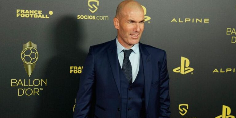 Gokil Banget! 2 Eks Rekan Zinedine Zidane Masih Merumput di 2025