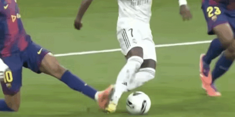Drama El Clasico: Penalti Vinicius Dibatalkan, Kaki Lamine Jadi Sorotan Drama El Clasico: Penalti Vinicius Dibatalkan, Kaki Lamine Jadi Sorotan